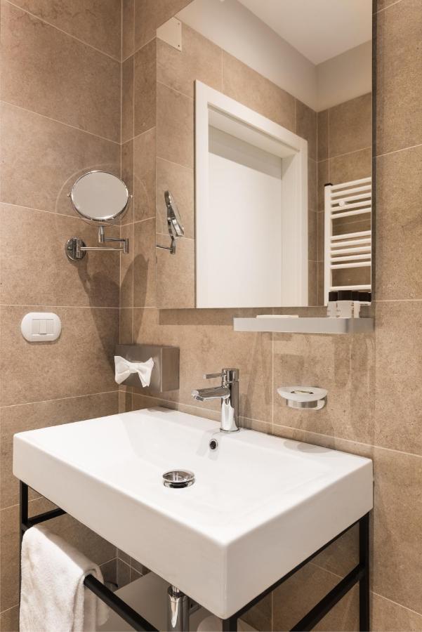 At 41 Hotell