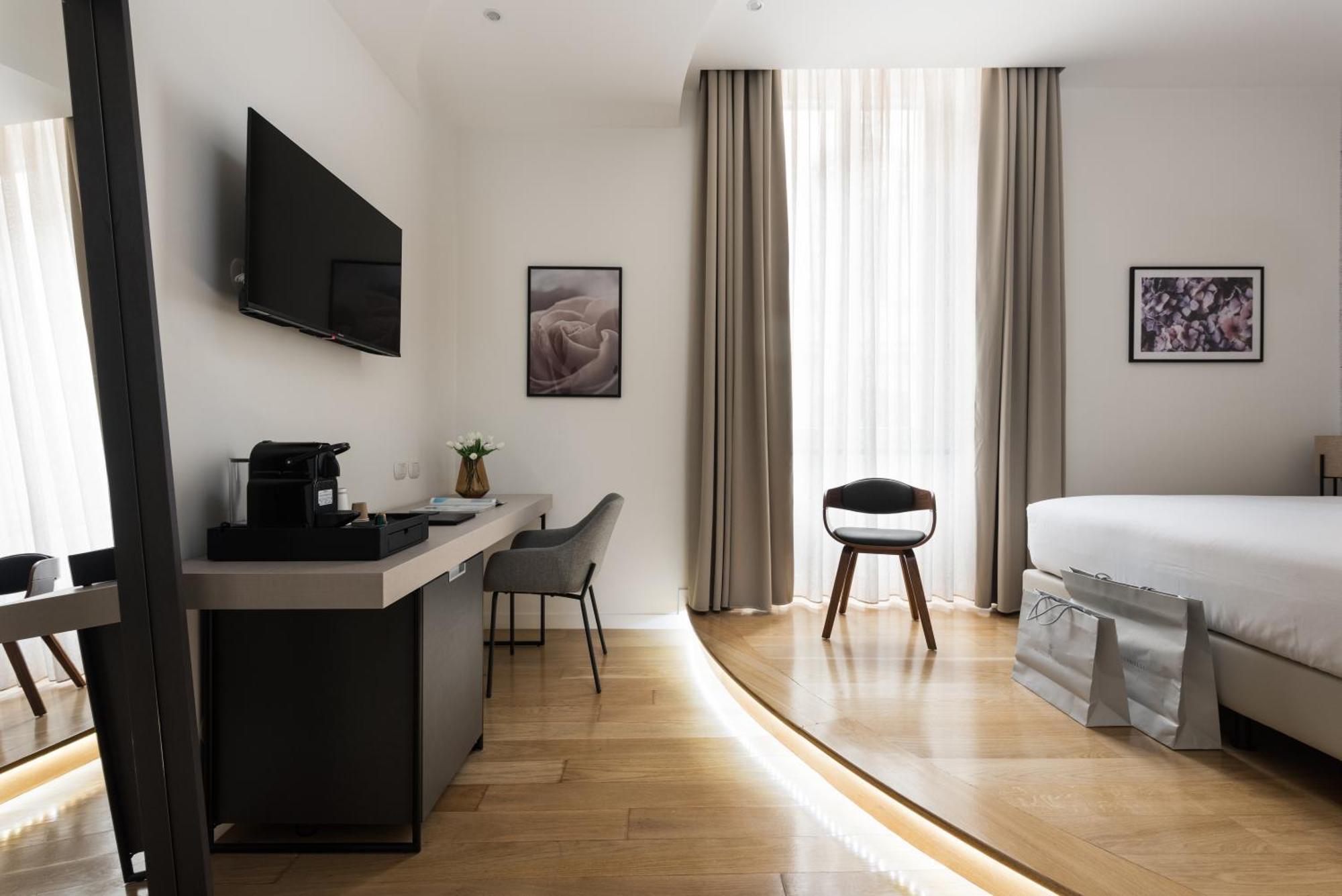 At 41 Hotell